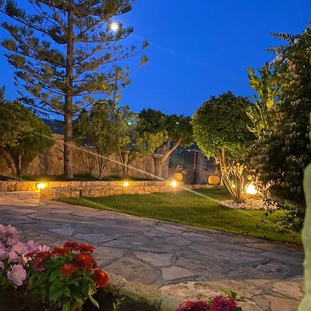 Pistachio Guesthouse, Παραδοσιακός Ξενώνας Vathí Exterior foto
